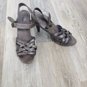 YIN Italian platform sandals